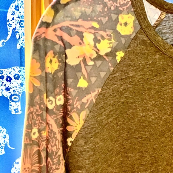 Lularoe 2xl Randi Shirt in Grey - Picture 3 of 4